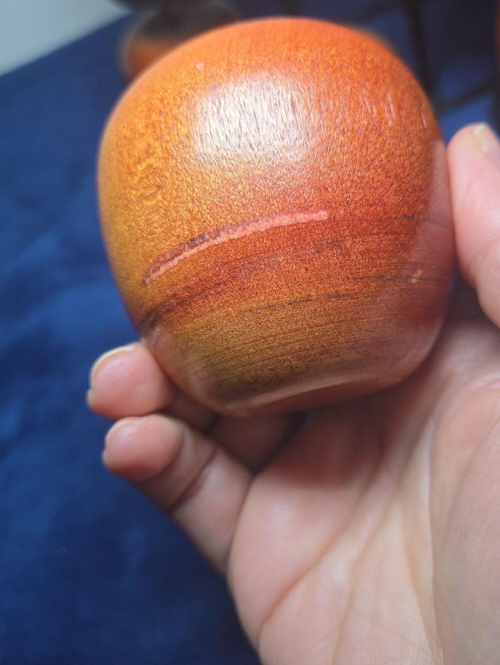 VTG Set 8 Wooden Apples With Leather Stems W/ Metal Display Fall  Country Decor - Picture 3 of 3